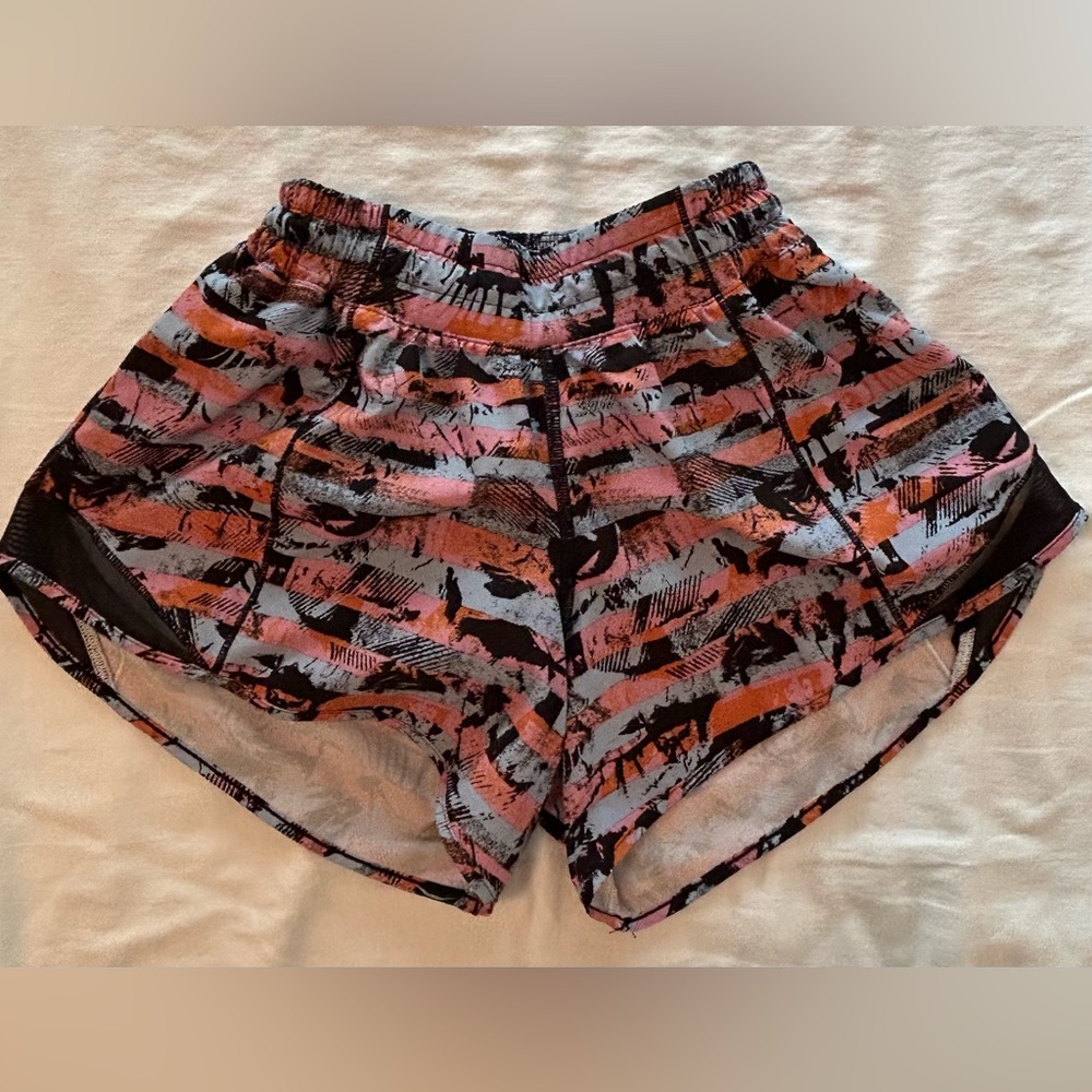 EUC LULULEMON HOTTY HOT SHORTS 2”